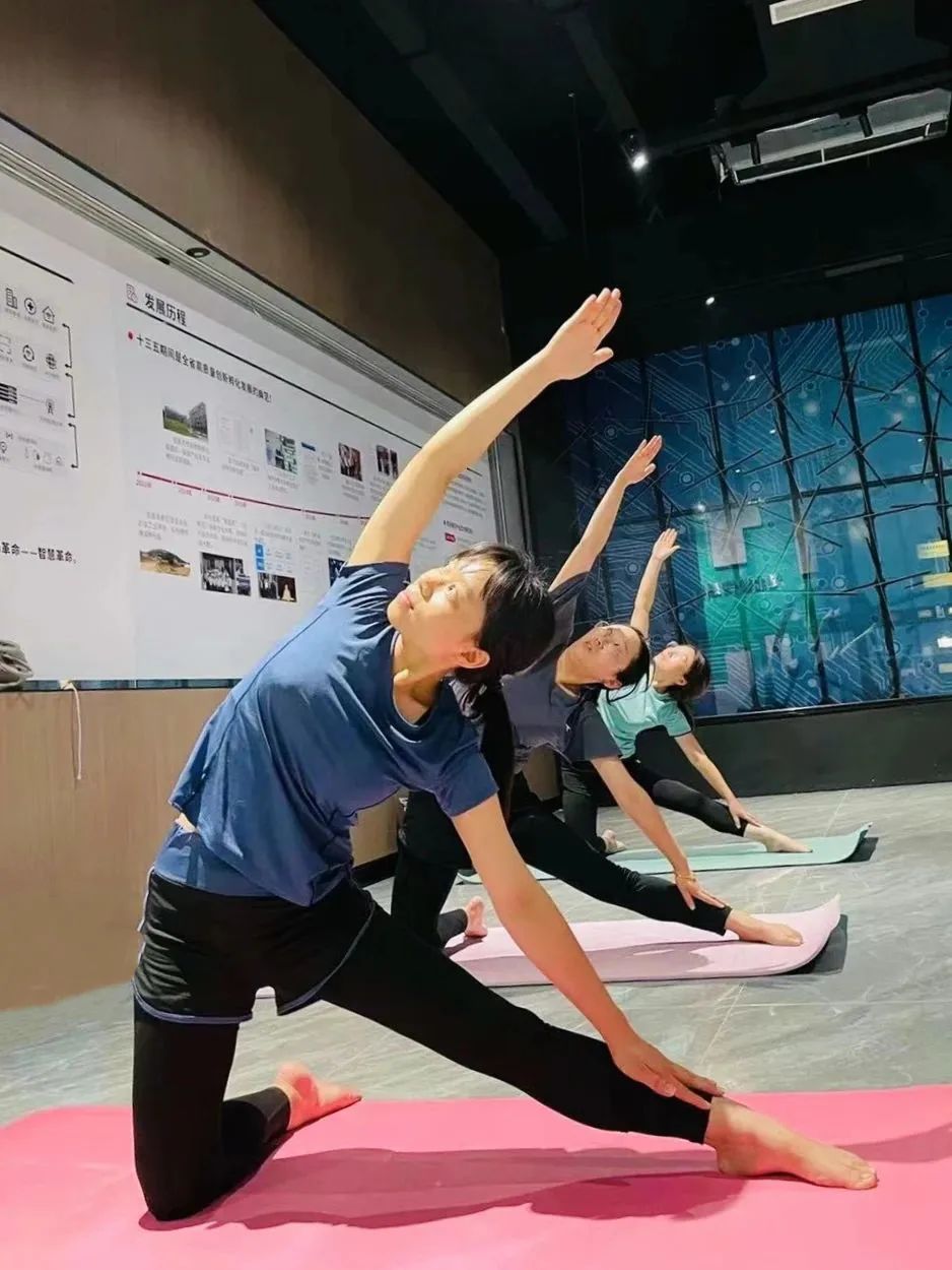 yoga1.jpg